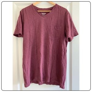V-neck Mossimo tee-shirt
